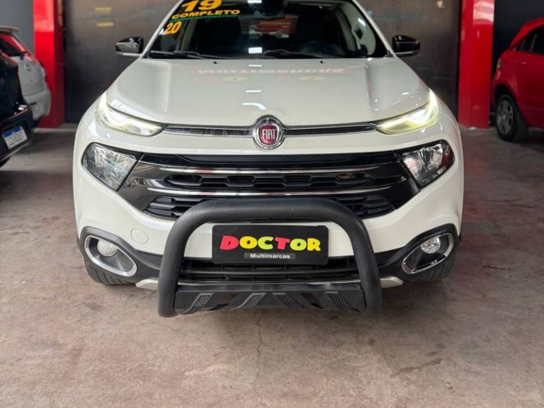 FIAT - TORO - 2018/2019 - Branca - R$ 111.900,00