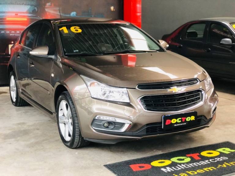 CHEVROLET - CRUZE - 2015/2016 - Cinza - R$ 77.900,00