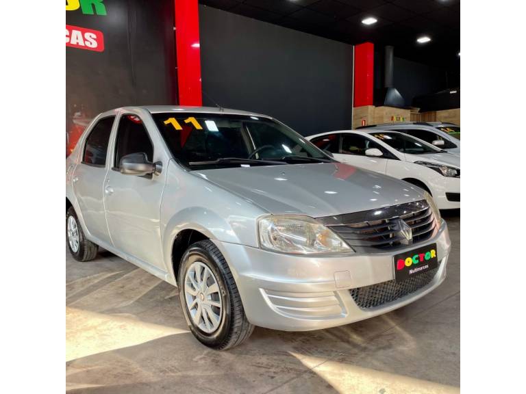 RENAULT - LOGAN - 2010/2011 - Prata - R$ 27.900,00