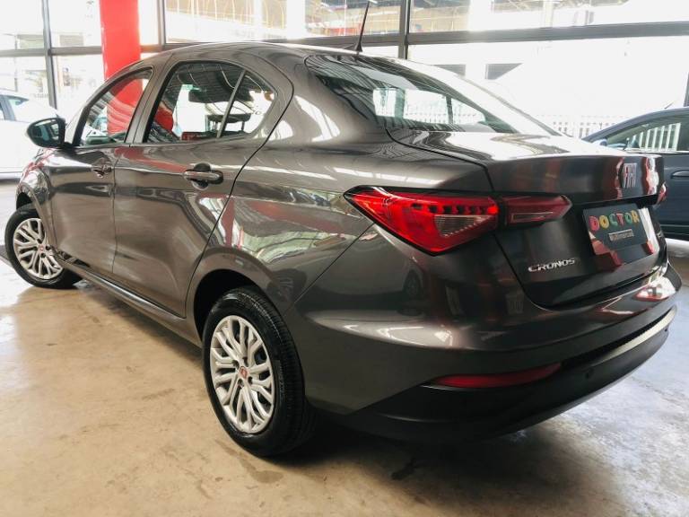 FIAT - CRONOS - 2022/2022 - Cinza - R$ 77.900,00