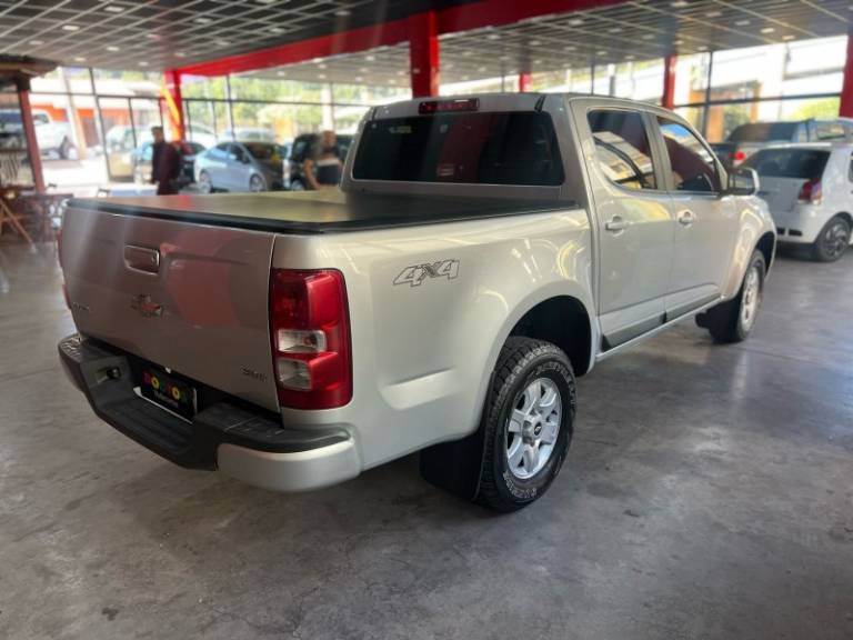 CHEVROLET - S10 - 2014/2014 - Prata - R$ 96.900,00