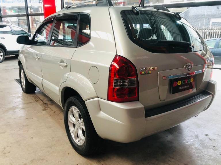 HYUNDAI - TUCSON - 2013/2014 - Prata - R$ 59.900,00