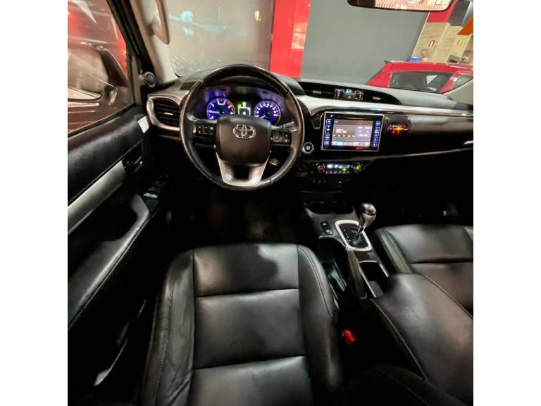 TOYOTA - HILUX - 2017/2017 - Branca - R$ 181.900,00