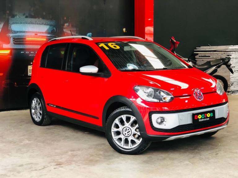 VOLKSWAGEN - UP - 2015/2016 - Vermelha - R$ 55.900,00