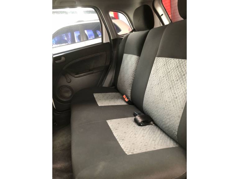 FORD - FIESTA - 2013/2014 - Branca - R$ 39.900,00