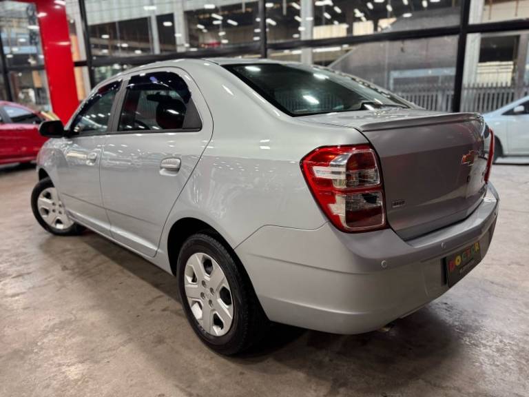 CHEVROLET - COBALT - 2013/2013 - Prata - R$ 46.900,00