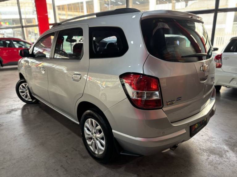 CHEVROLET - SPIN - 2018/2018 - Prata - R$ 67.900,00