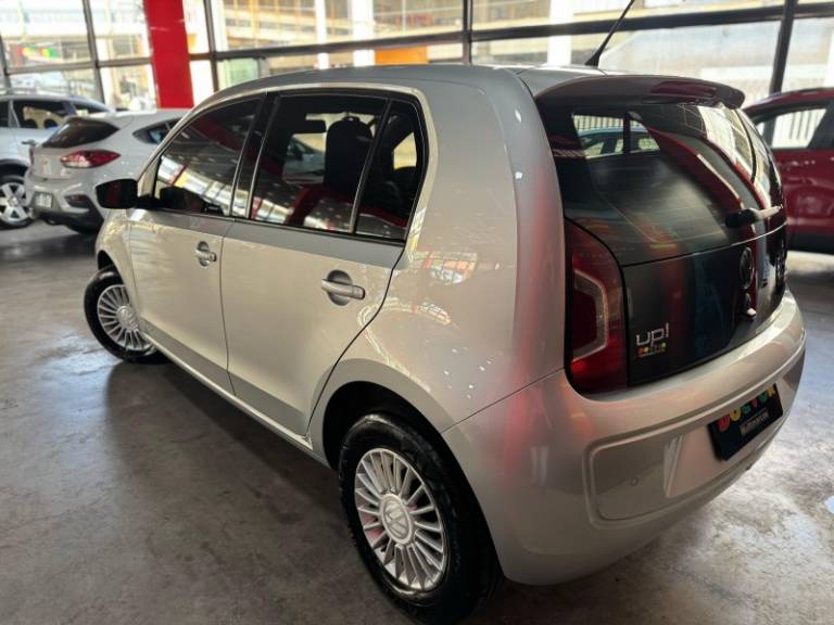 VOLKSWAGEN - UP - 2015/2016 - Prata - R$ 55.900,00