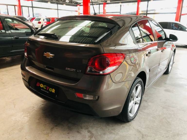 CHEVROLET - CRUZE - 2015/2016 - Cinza - R$ 77.900,00