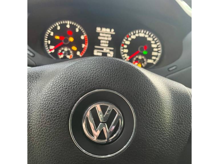 VOLKSWAGEN - JETTA - 2012/2013 - Branca - R$ 77.900,00
