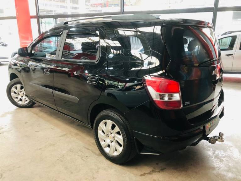CHEVROLET - SPIN - 2013/2013 - Preta - R$ 56.900,00