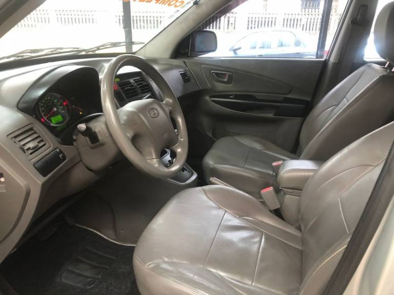HYUNDAI - TUCSON - 2013/2014 - Prata - R$ 59.900,00