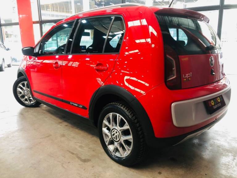VOLKSWAGEN - UP - 2015/2016 - Vermelha - R$ 55.900,00