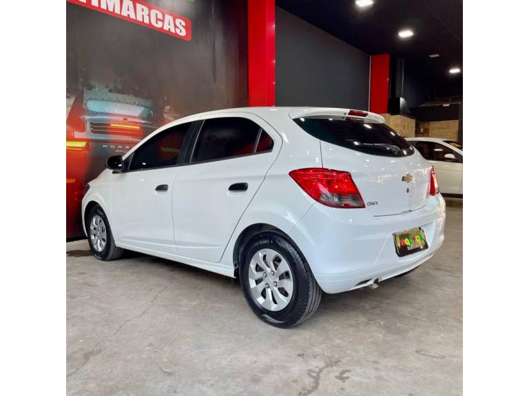 CHEVROLET - ONIX - 2018/2019 - Branca - R$ 56.900,00