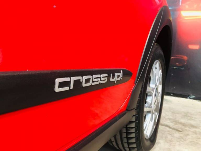VOLKSWAGEN - UP - 2015/2016 - Vermelha - R$ 55.900,00