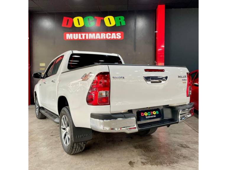 TOYOTA - HILUX - 2017/2017 - Branca - R$ 181.900,00