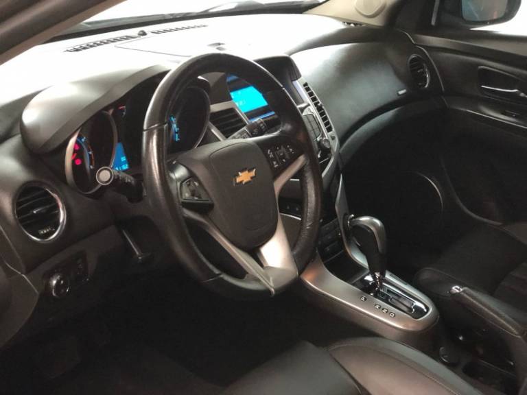 CHEVROLET - CRUZE - 2015/2016 - Cinza - R$ 77.900,00