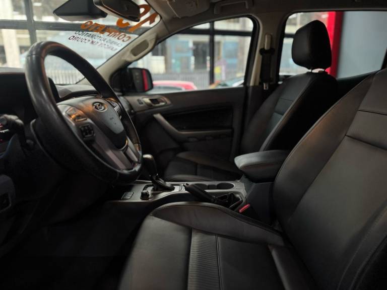 FORD - RANGER - 2018/2019 - Cinza - R$ 169.000,00