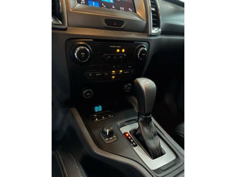 FORD - RANGER - 2018/2019 - Cinza - R$ 169.000,00