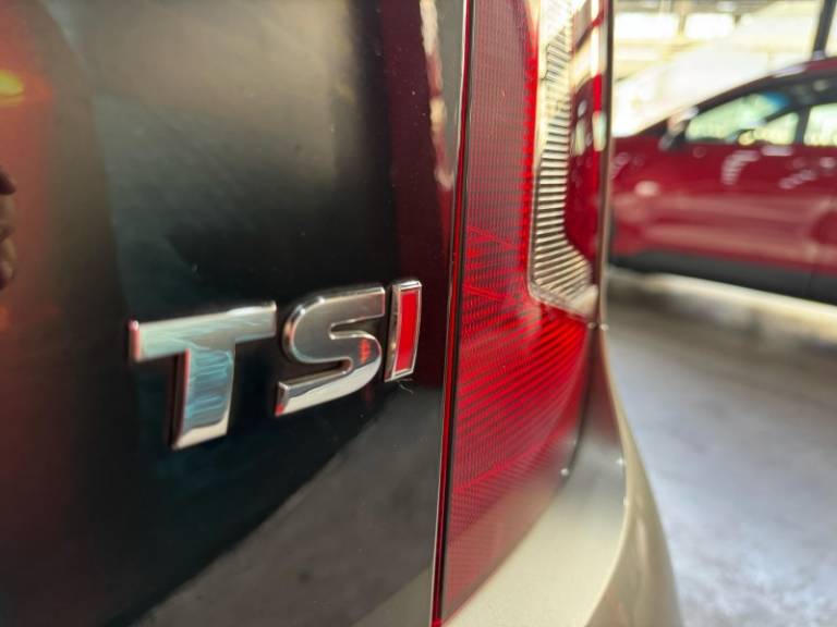 VOLKSWAGEN - UP - 2015/2016 - Prata - R$ 55.900,00