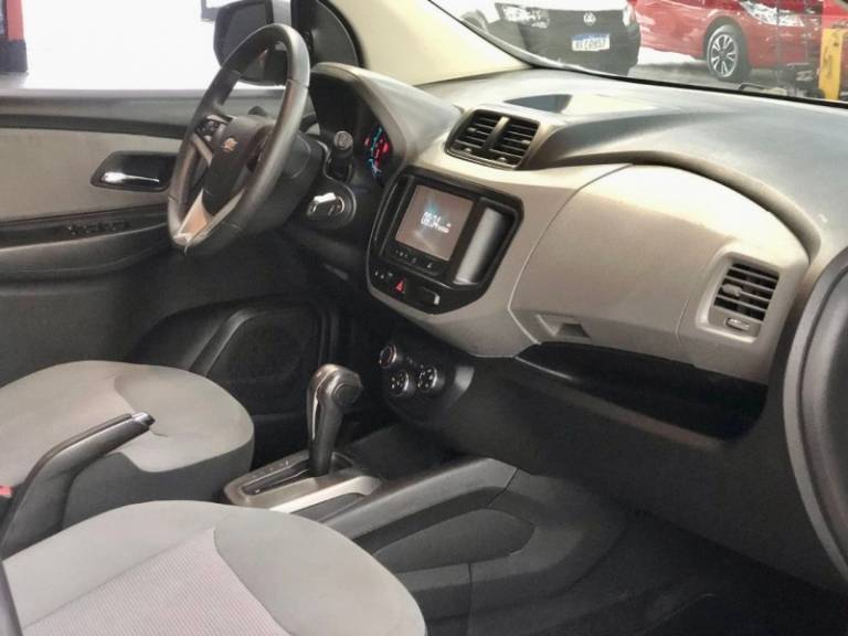 CHEVROLET - SPIN - 2015/2016 - Branca - R$ 63.900,00