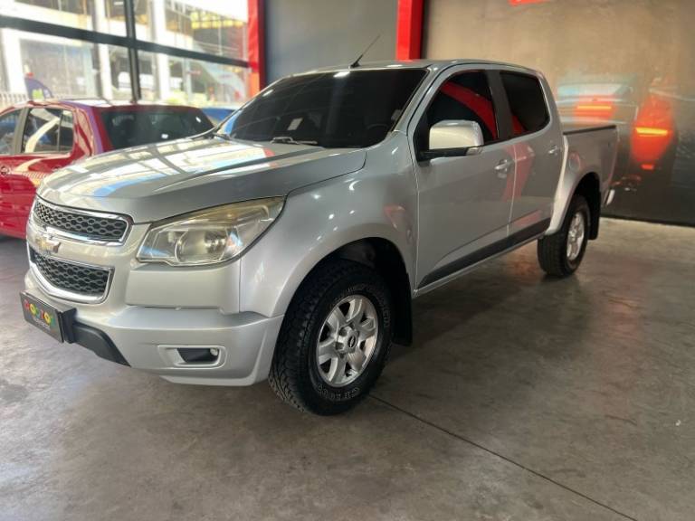 CHEVROLET - S10 - 2014/2014 - Prata - R$ 96.900,00