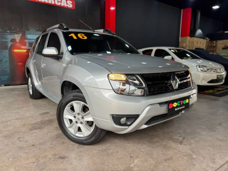 RENAULT - DUSTER - 2015/2016 - Prata - R$ 67.900,00