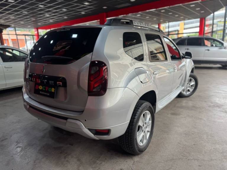 RENAULT - DUSTER - 2015/2016 - Prata - R$ 67.900,00
