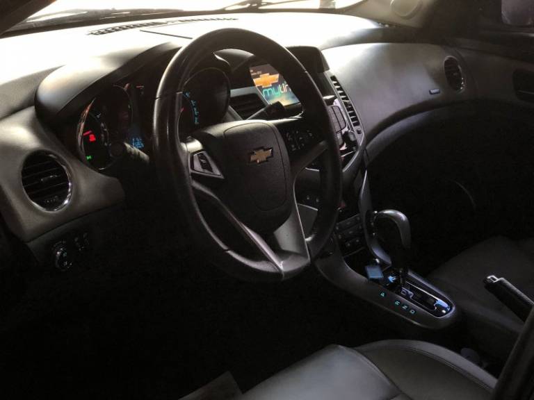 CHEVROLET - CRUZE - 2014/2014 - Preta - R$ 70.900,00