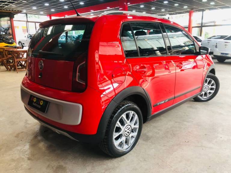 VOLKSWAGEN - UP - 2015/2016 - Vermelha - R$ 55.900,00