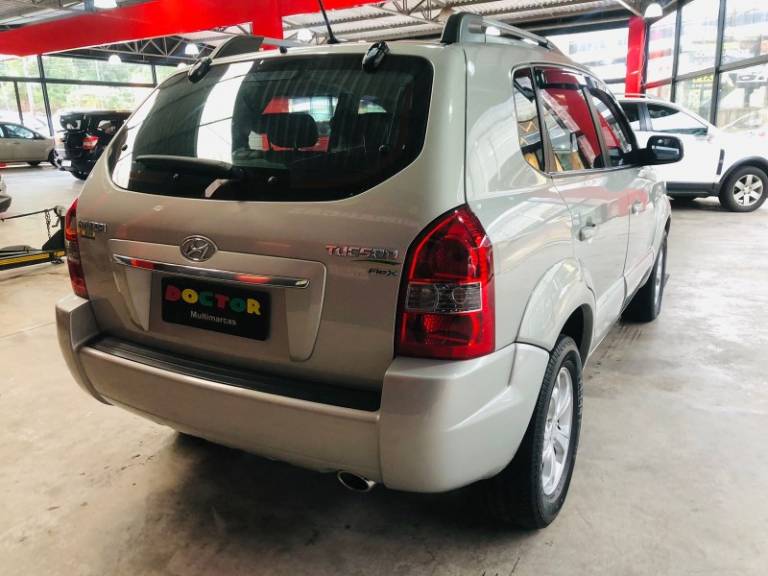 HYUNDAI - TUCSON - 2013/2014 - Prata - R$ 59.900,00