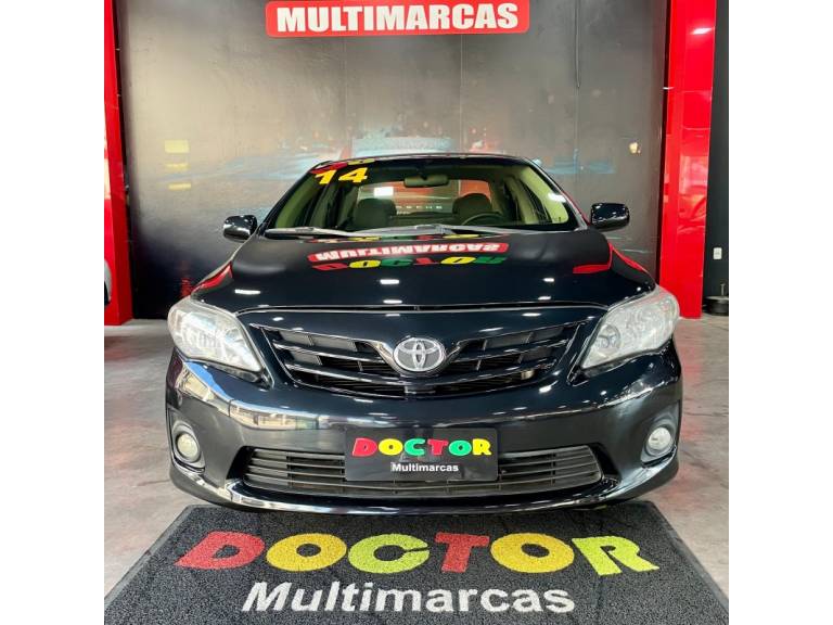 TOYOTA - COROLLA - 2013/2014 - Preta - R$ 71.900,00