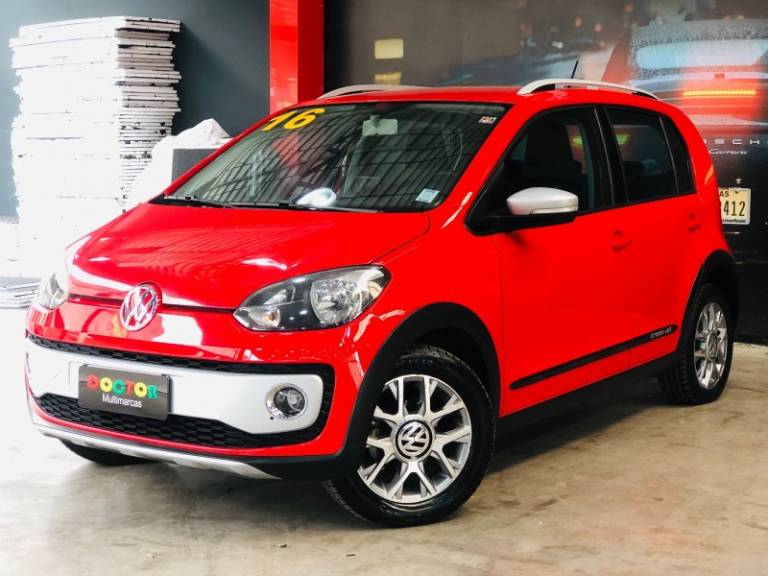 VOLKSWAGEN - UP - 2015/2016 - Vermelha - R$ 55.900,00