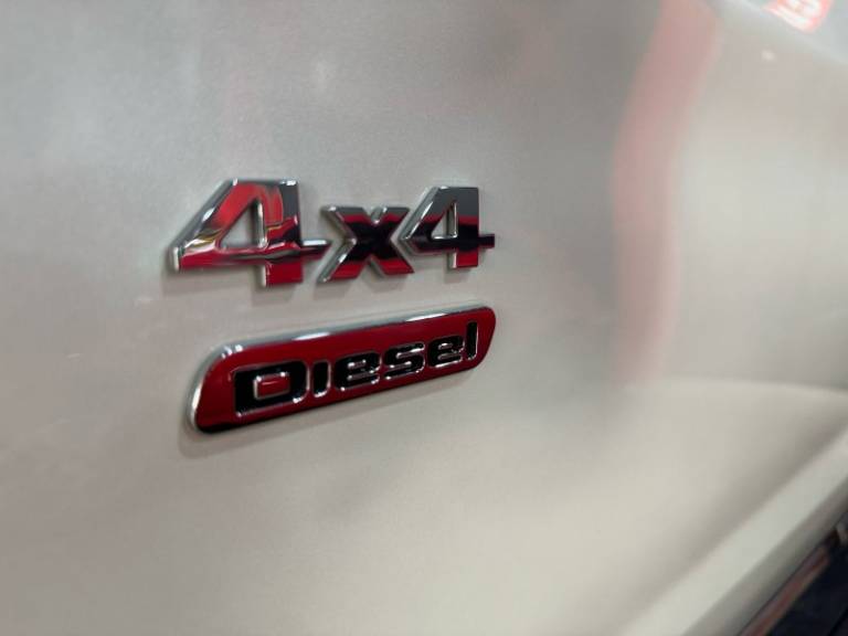 FIAT - TORO - 2018/2019 - Branca - R$ 111.900,00