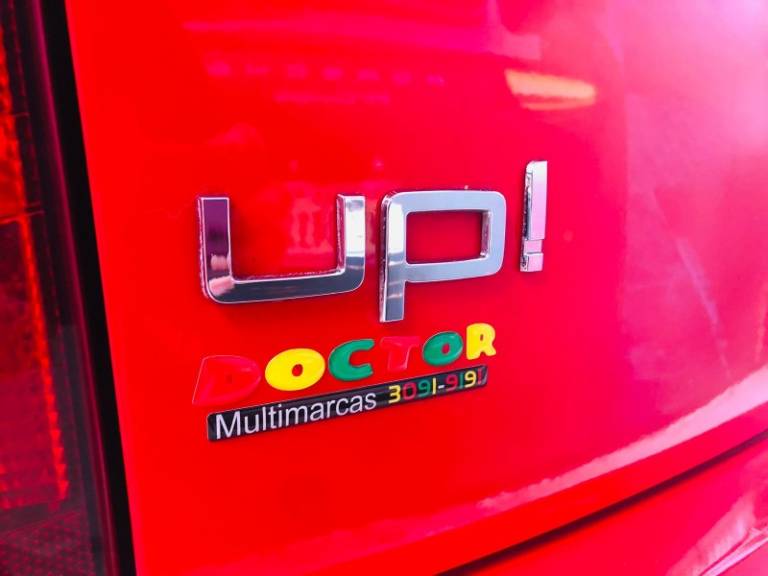 VOLKSWAGEN - UP - 2015/2016 - Vermelha - R$ 55.900,00
