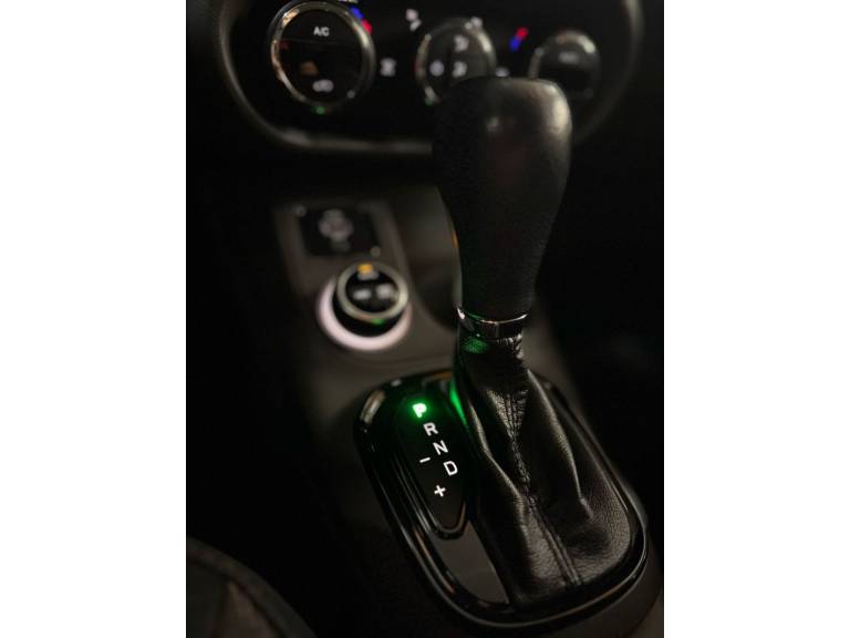 FIAT - TORO - 2018/2019 - Branca - R$ 111.900,00