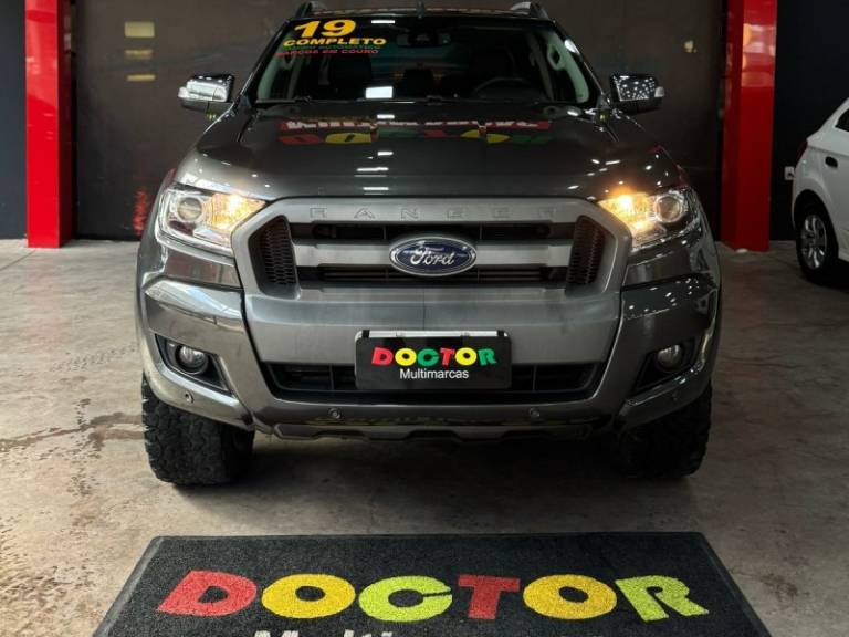 FORD - RANGER - 2018/2019 - Cinza - R$ 169.000,00