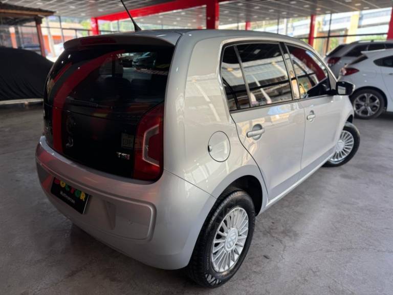 VOLKSWAGEN - UP - 2015/2016 - Prata - R$ 55.900,00
