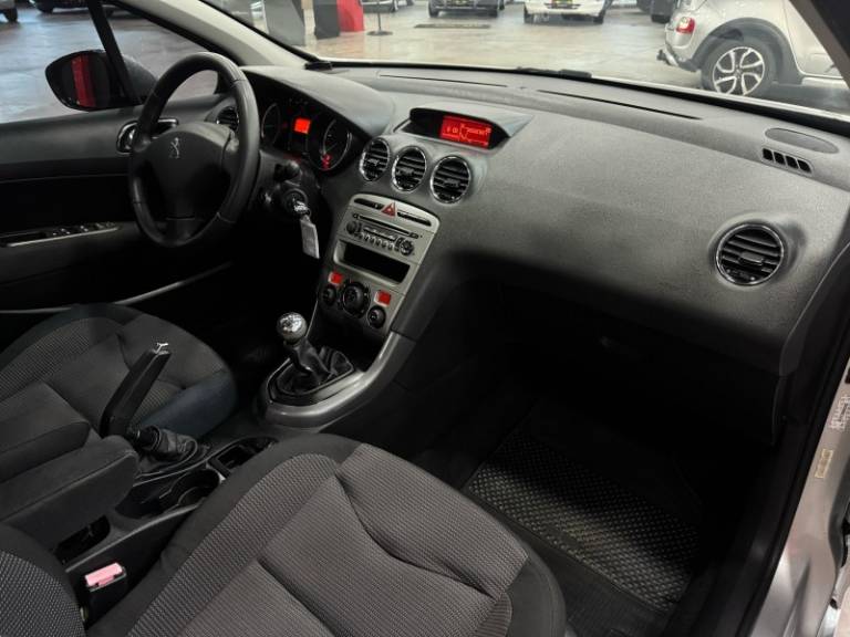 PEUGEOT - 308 - 2013/2013 - Prata - R$ 41.900,00