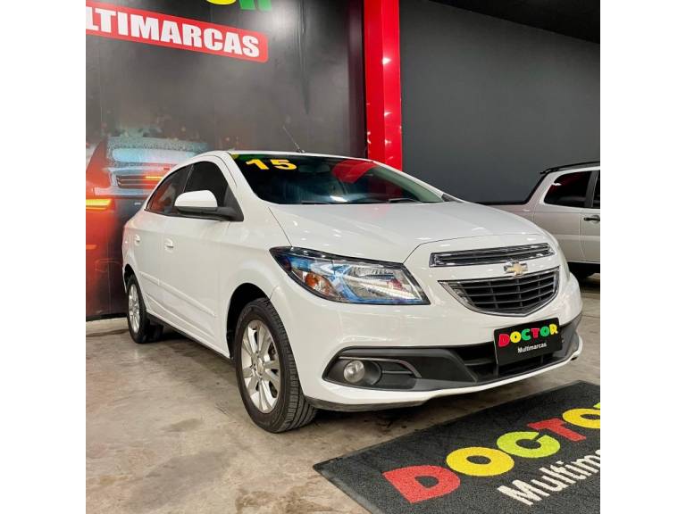 CHEVROLET - PRISMA - 2015/2015 - Branca - R$ 57.900,00