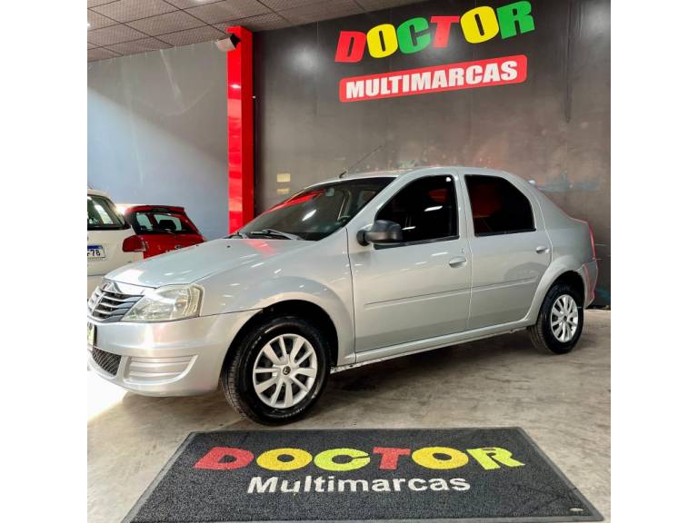 RENAULT - LOGAN - 2010/2011 - Prata - R$ 27.900,00