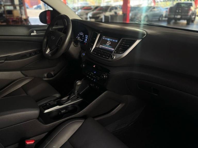 HYUNDAI - TUCSON - 2018/2019 - Preta - R$ 111.900,00