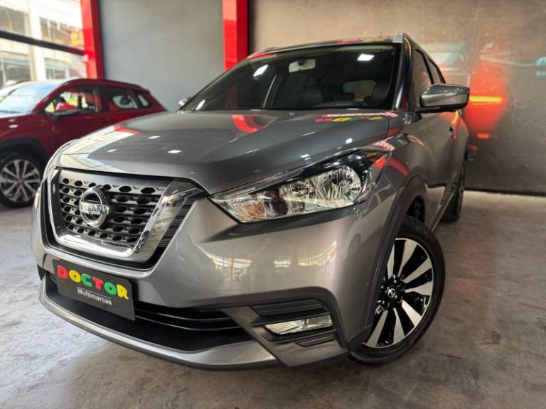 NISSAN - KICKS - 2018/2019 - Cinza - R$ 91.900,00