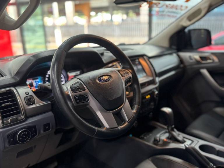 FORD - RANGER - 2018/2019 - Cinza - R$ 169.000,00
