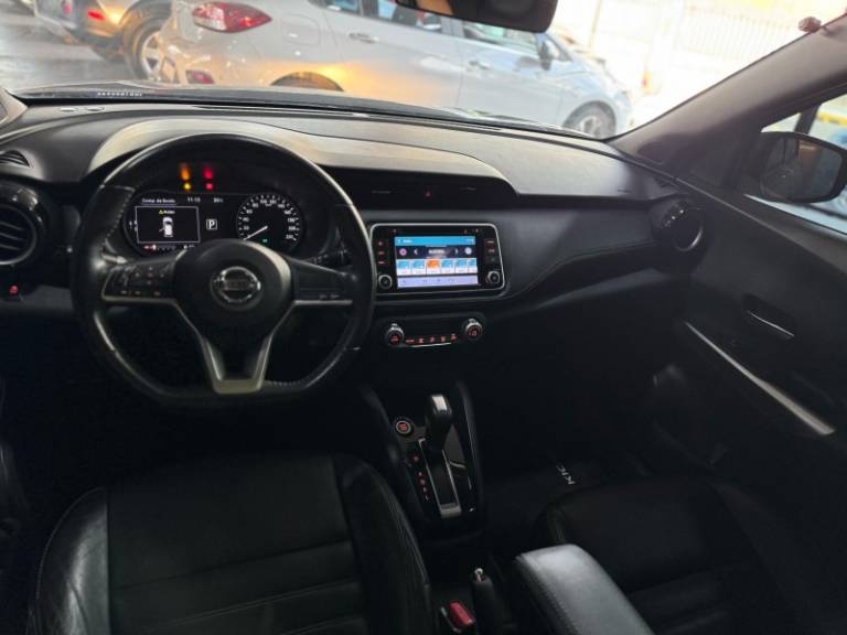 NISSAN - KICKS - 2018/2019 - Cinza - R$ 91.900,00