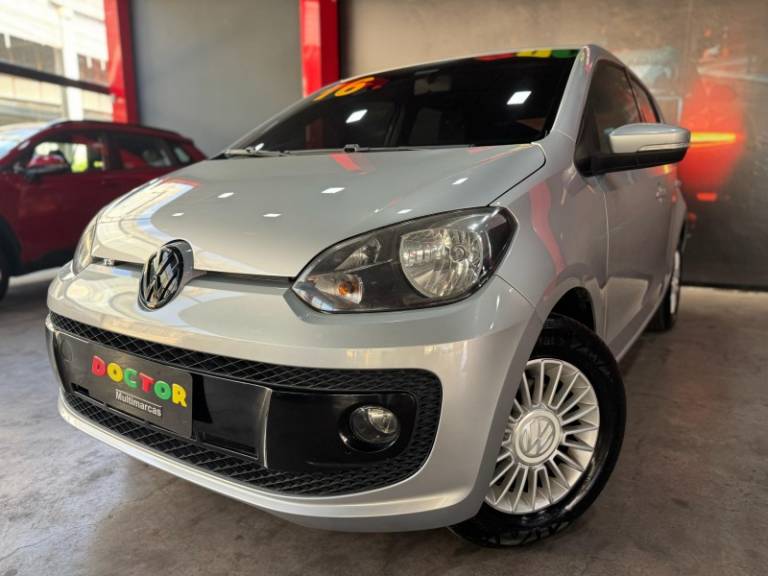 VOLKSWAGEN - UP - 2015/2016 - Prata - R$ 55.900,00