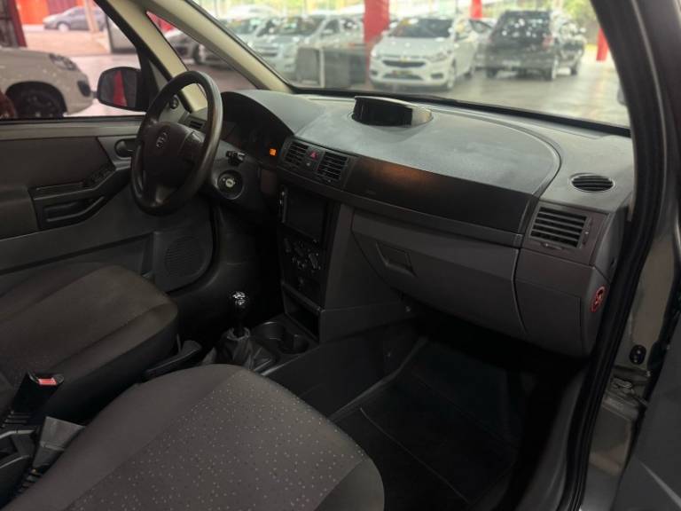 CHEVROLET - MERIVA - 2011/2012 - Cinza - R$ 35.900,00