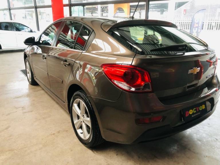 CHEVROLET - CRUZE - 2015/2016 - Cinza - R$ 77.900,00
