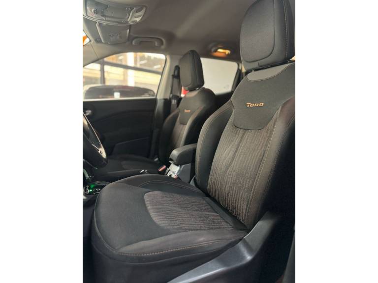 FIAT - TORO - 2018/2019 - Branca - R$ 111.900,00