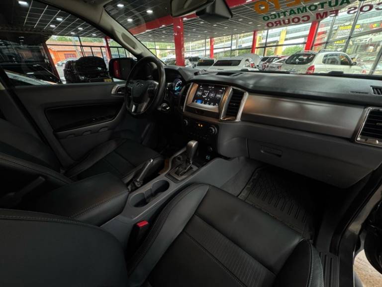 FORD - RANGER - 2018/2019 - Cinza - R$ 169.000,00